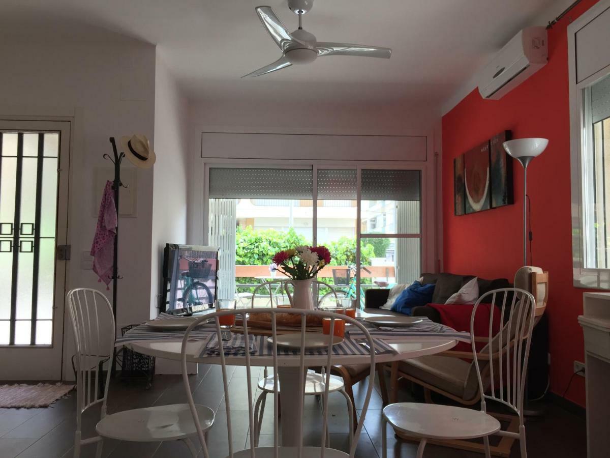 Nice Apartment 80 Meters From The Beach Calafell Luaran gambar